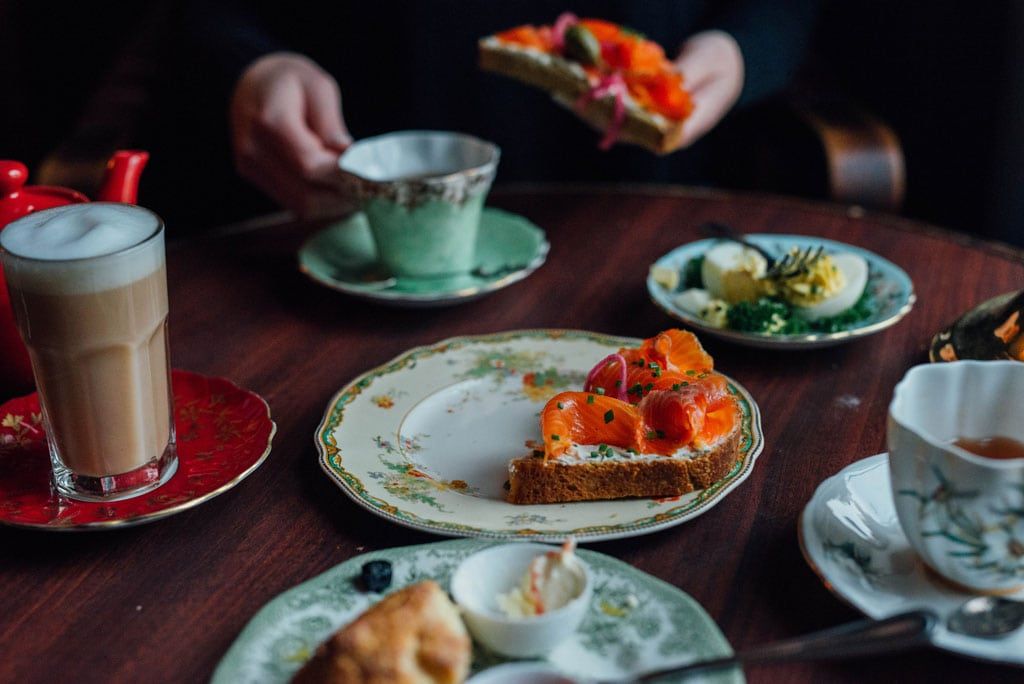 Salon de the cardinal tearoom mile end montreal