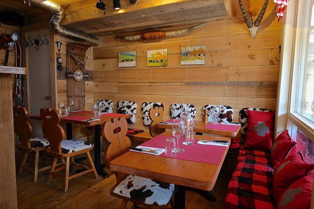 ah la vache restaurant apportez votre vin baie saint paul charlevoix