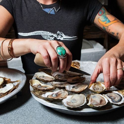 Whalesbone oyster house restaurant ottawa bank street