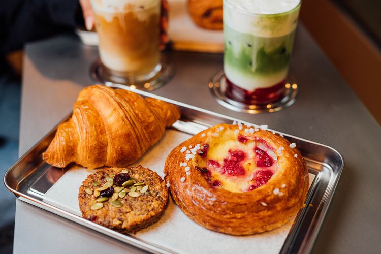 Cafe Brut 6