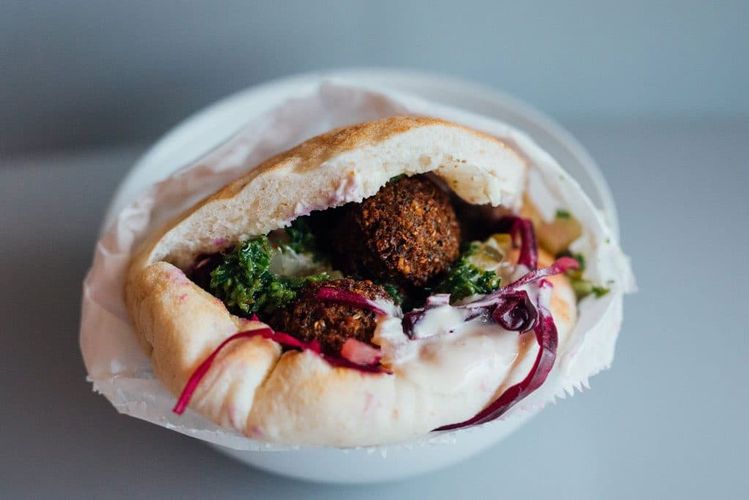 lunch moin 10$ mile end falafel yoni