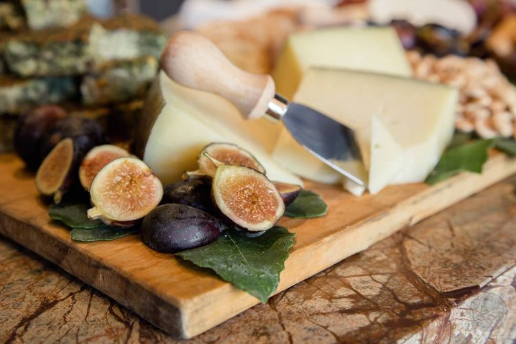 Plateaux apéritifs pour les fêtes : où les trouver à Montréal