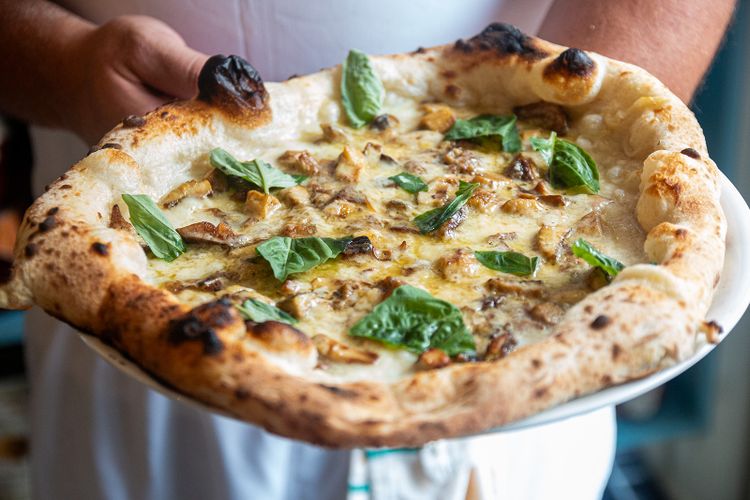 Recette de pizza aux cèpes de Tonino Pizza