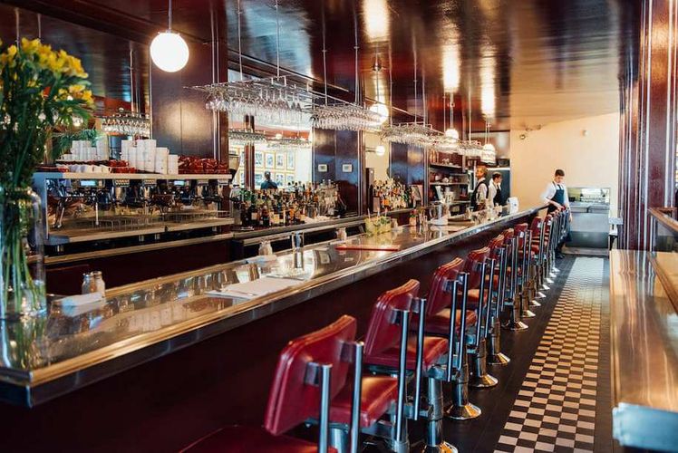 L'Express : institution adorée et incontournable de Montréal