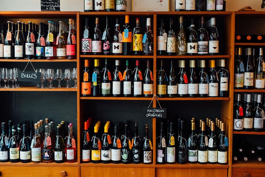 Cavistes (wine shops)