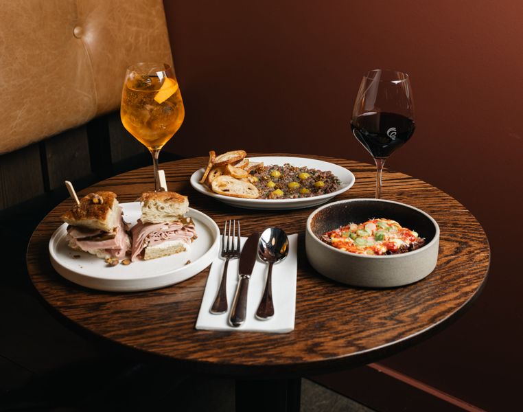 Restaurants Open on Mondays in Toronto